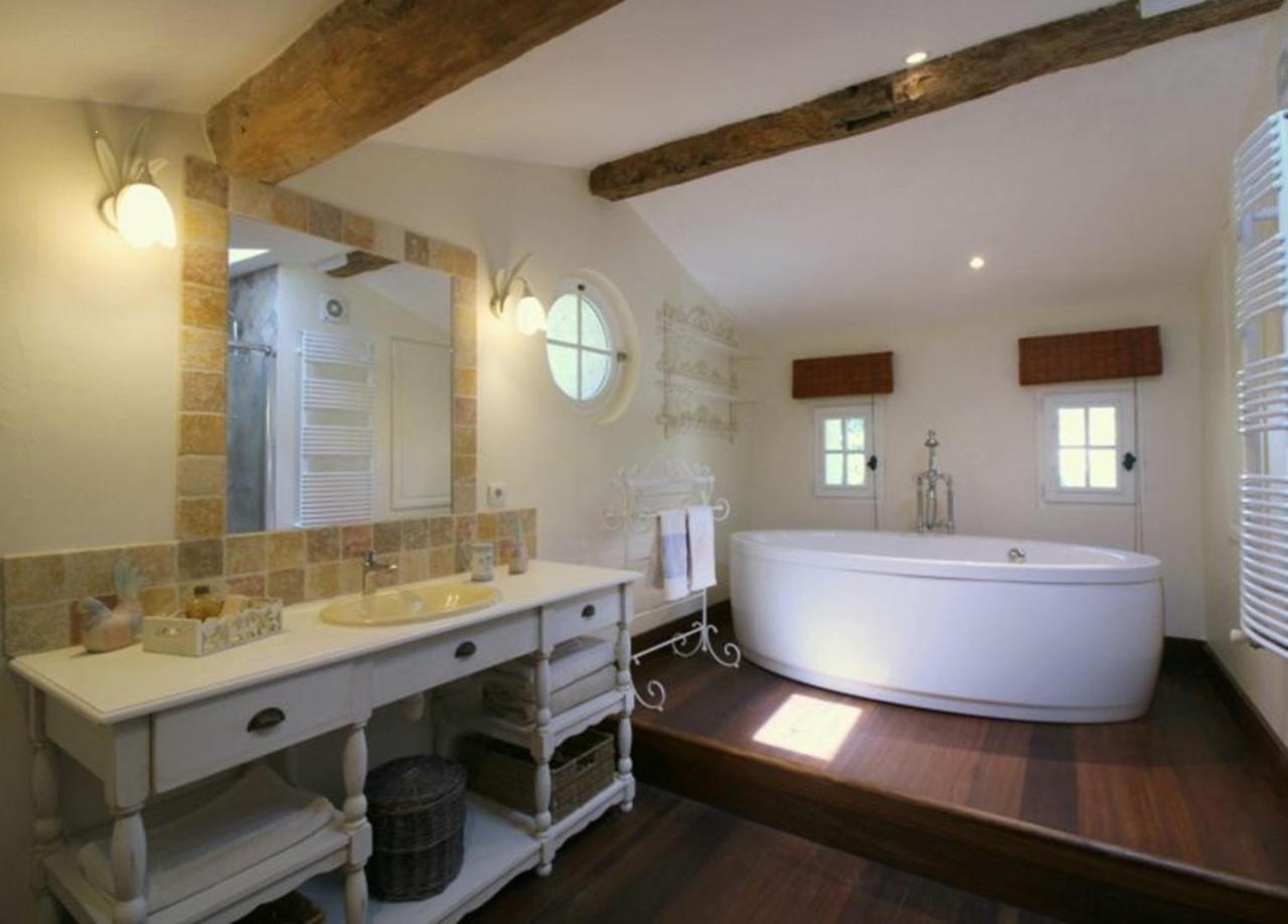 Chambre D'Hotes Spacieuse, Salle De Bain Privative Saint-Michel-de-Fronsac Kültér fotó