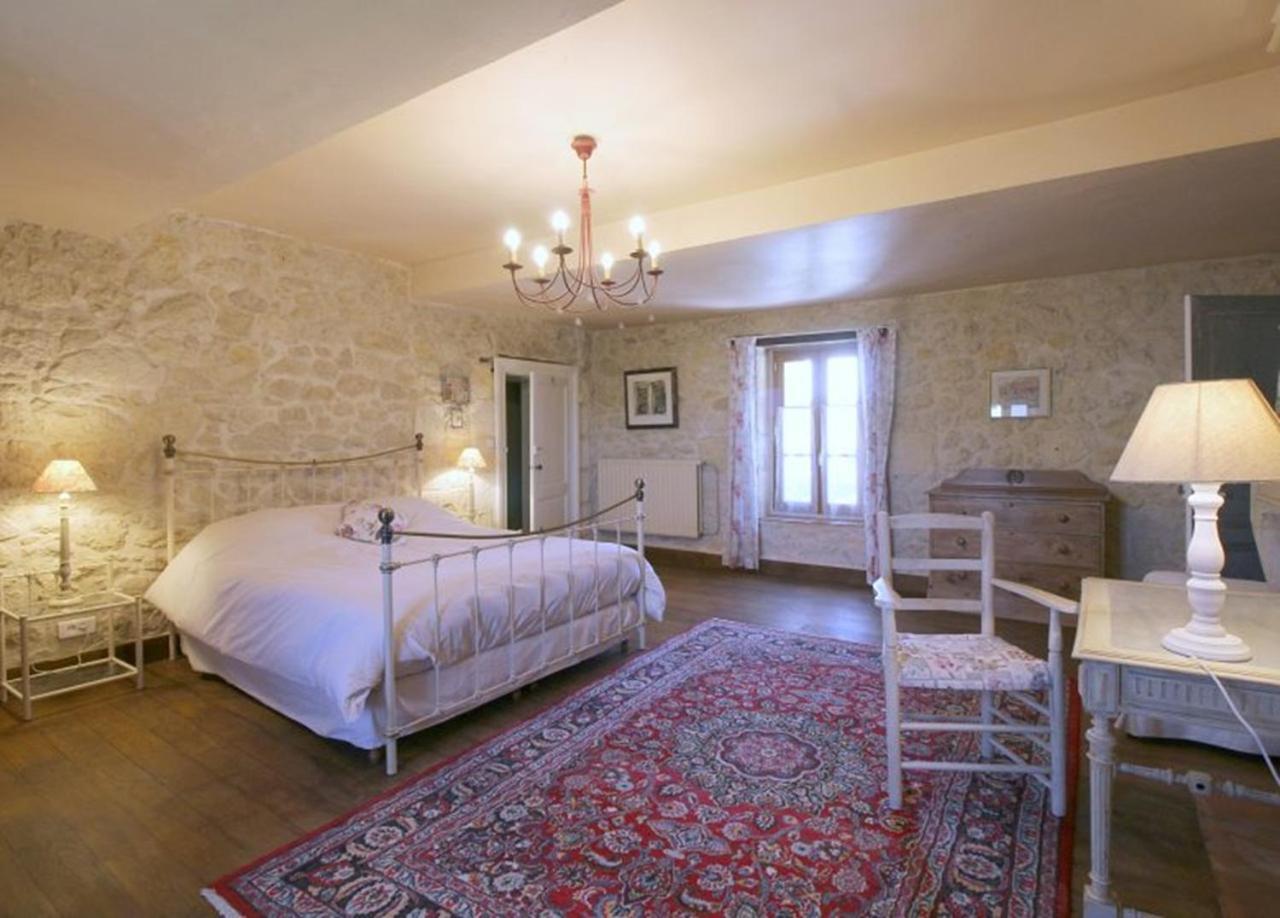 Chambre D'Hotes Spacieuse, Salle De Bain Privative Saint-Michel-de-Fronsac Kültér fotó