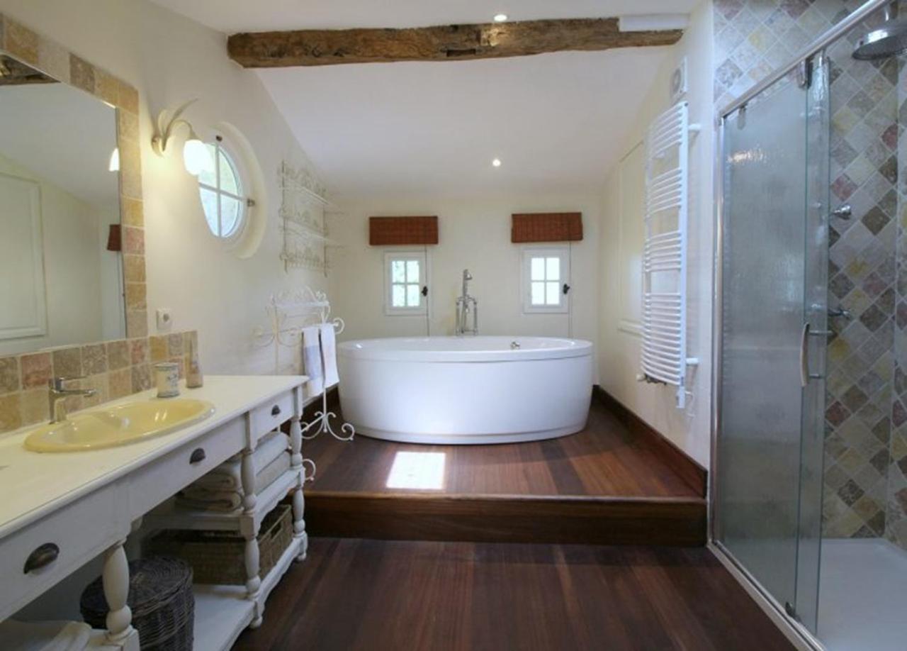 Chambre D'Hotes Spacieuse, Salle De Bain Privative Saint-Michel-de-Fronsac Kültér fotó